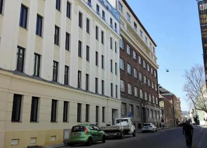 Near The Center With Privat Parking * Brno